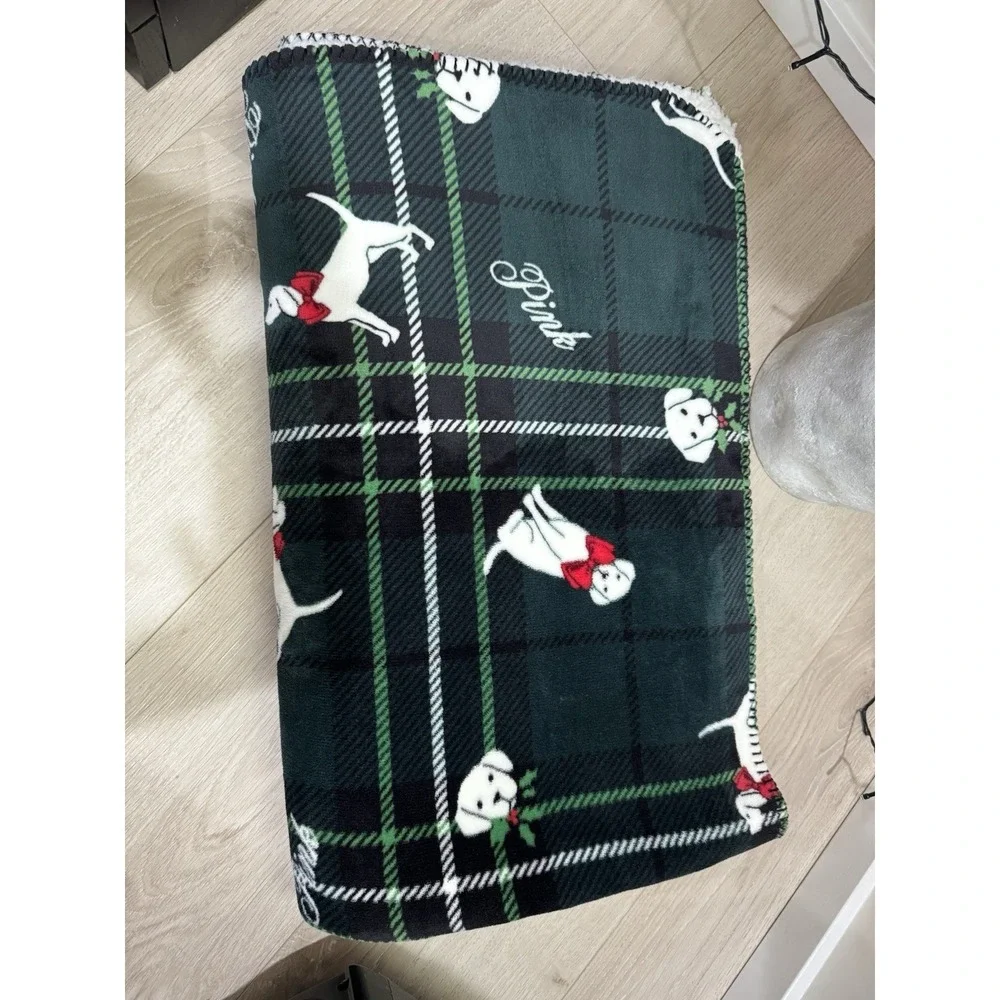 PINK Victoria's Secret Green Plaid Dog Puppy Sherpa Throw Blanket 50x60